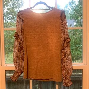 Patterned sleeve top